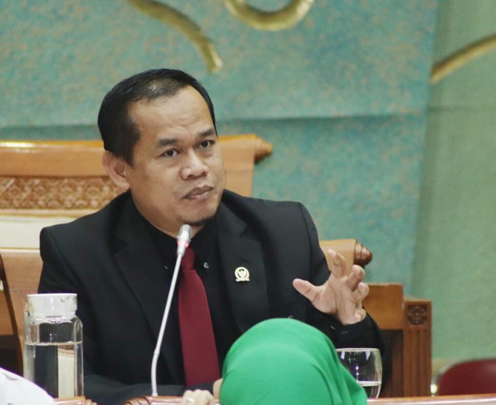 Minyak Dunia Terus Turun, Legislator PKS Minta Pemerintah Turunkan Harga BBM dan TDL